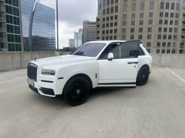 Rolls Royce Cullinan | Worldwide Exotic Car rentals